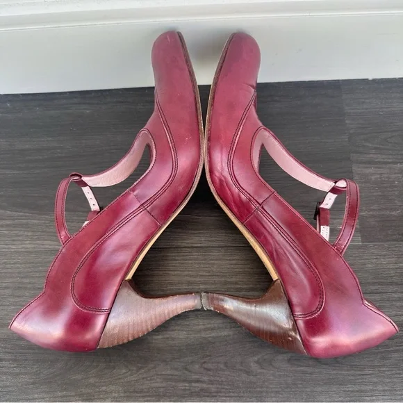 John Fluevog Women’s Teapots Sencha T-Strap Leather Heels Burgundy 8 - Picture 5 of 10